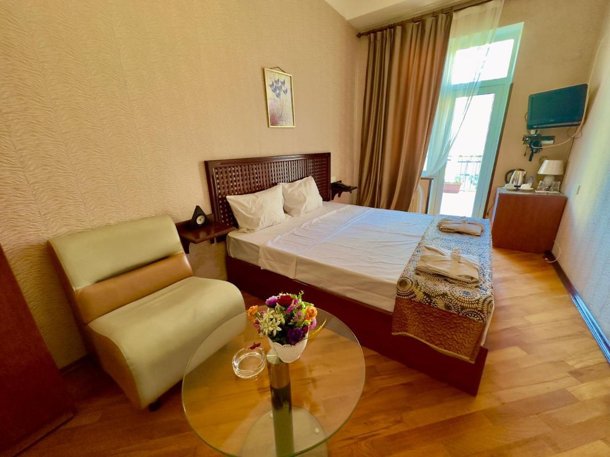 Nur Hotel & Terrace Cafe Baku Exterior photo